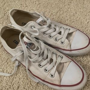 White converse low tops